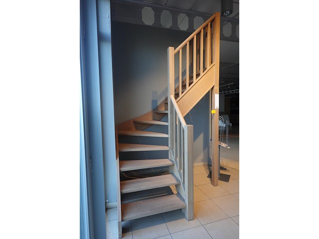 Houten trap - afbeelding 2 van  4