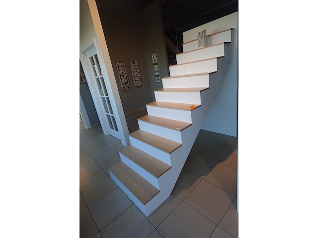 Houten trap - afbeelding 2 van  3