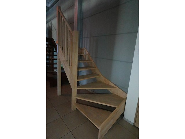 Houten trap - afbeelding 1 van  3