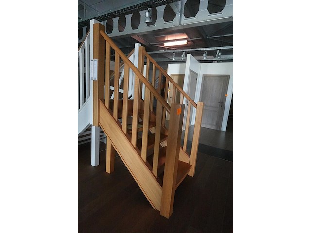 Houten trap - afbeelding 2 van  3