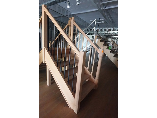 Houten trap - afbeelding 2 van  3