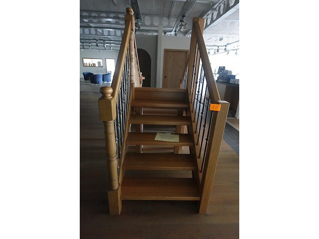 Houten trap - afbeelding 1 van  3