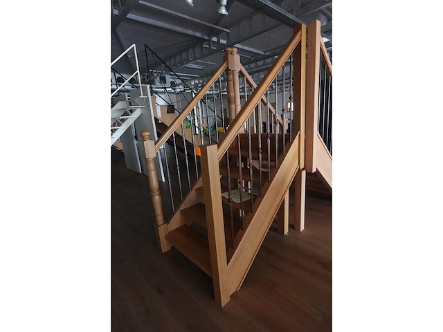 Houten trap - afbeelding 2 van  3