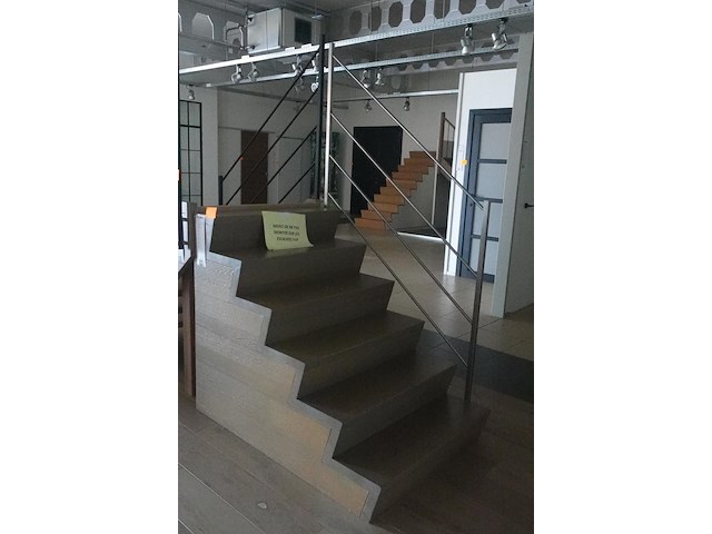 Houten trap - afbeelding 2 van  3