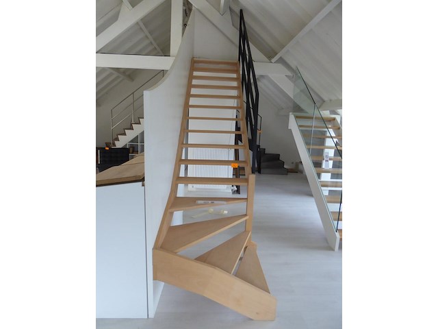 Houten trap - afbeelding 1 van  3