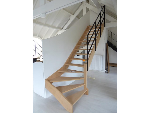 Houten trap - afbeelding 2 van  3