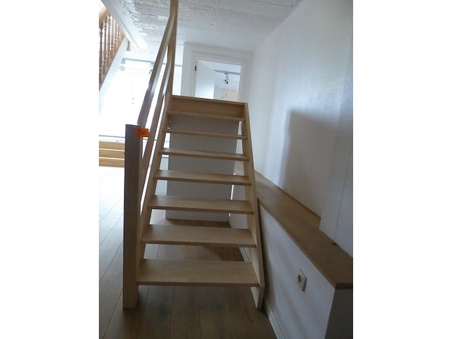 Houten trap - afbeelding 1 van  3