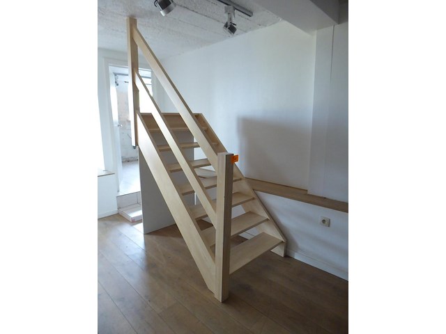 Houten trap - afbeelding 2 van  3