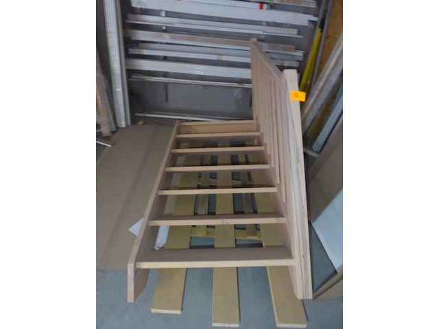 Houten trap - afbeelding 1 van  2