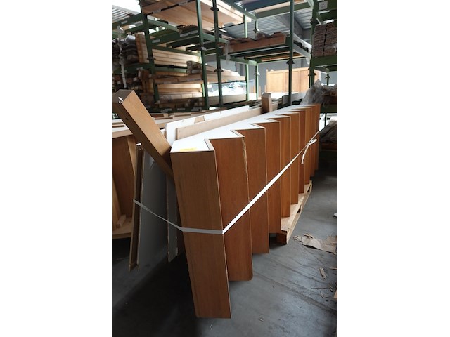 Houten trap - afbeelding 1 van  3