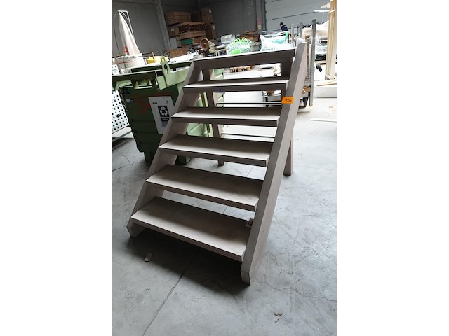 Houten trap - afbeelding 2 van  2