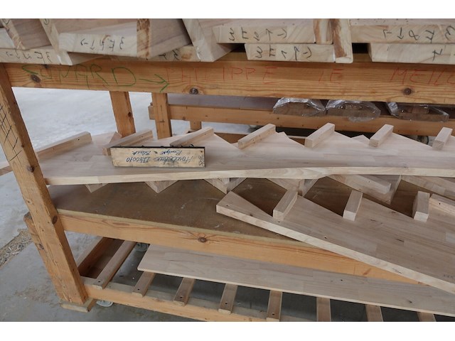 Houten trap - afbeelding 4 van  6