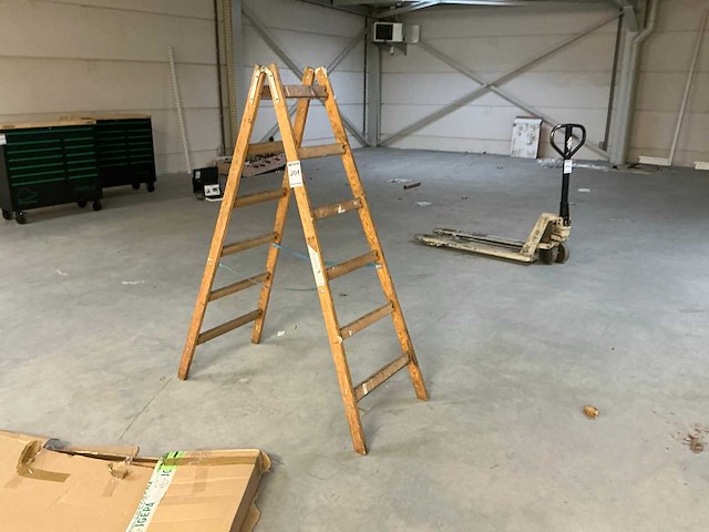 Houten trapladder - afbeelding 1 van  3