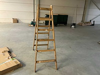Houten trapladder - afbeelding 2 van  3