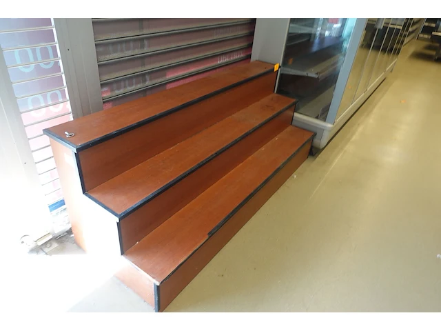 Houten trapmeubel - afbeelding 3 van  4
