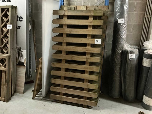 Houten tuinomheining (9x) - afbeelding 1 van  3