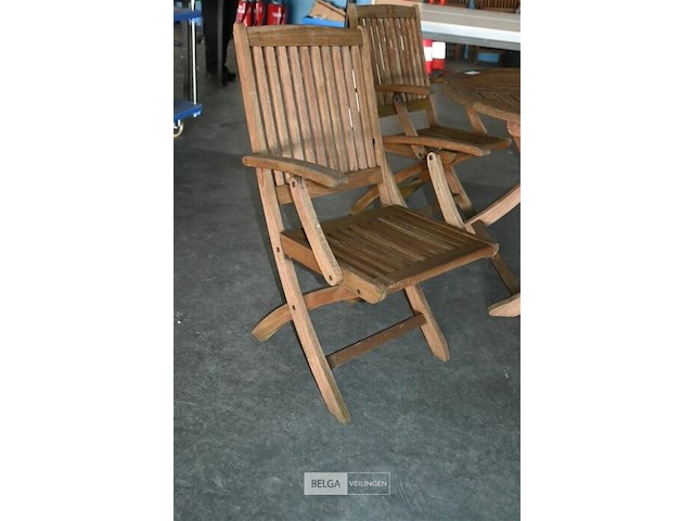 Houten tuintafel + 4 houten tuinstoelen - afbeelding 4 van  6
