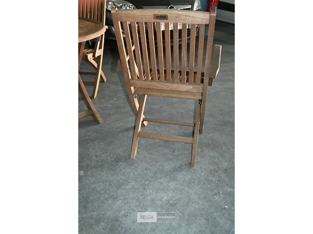 Houten tuintafel + 4 houten tuinstoelen - afbeelding 6 van  6