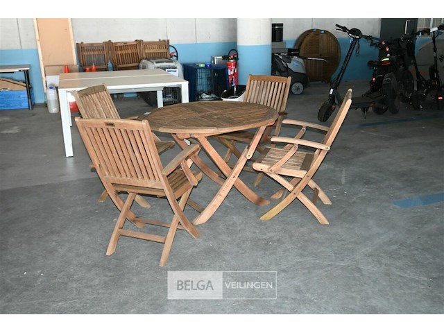 Houten tuintafel + 4 houten tuinstoelen - afbeelding 1 van  6