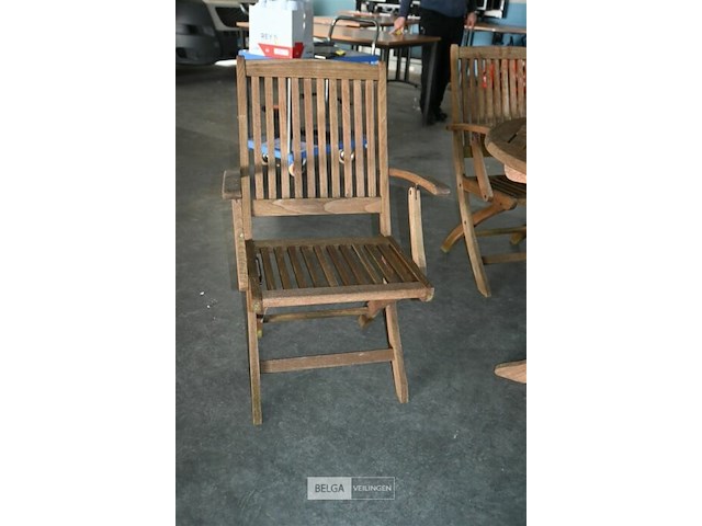 Houten tuintafel + 4 houten tuinstoelen - afbeelding 5 van  6
