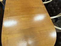 Houten uitschuifbare eettafel met 3 houten stoelen - afbeelding 2 van  4