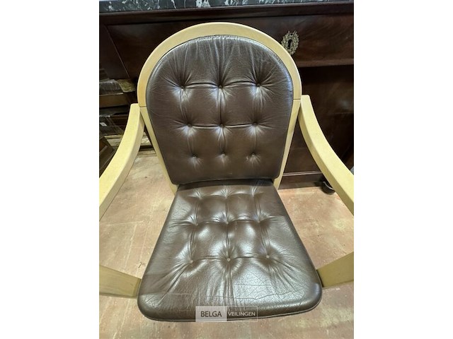 Houten uitschuifbare eettafel met 3 houten stoelen - afbeelding 4 van  4