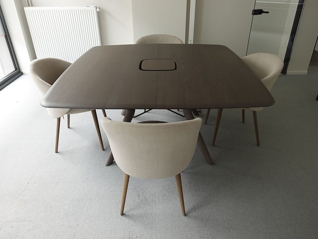 Houten vergadertafel + 4 stoelen mobitec - afbeelding 1 van  5