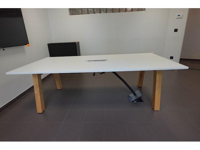 Houten vergadertafel - afbeelding 1 van  4