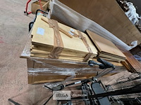 Houten vitrinekast - afbeelding 8 van  9