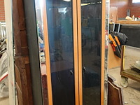 Houten vitrinekast - afbeelding 1 van  3