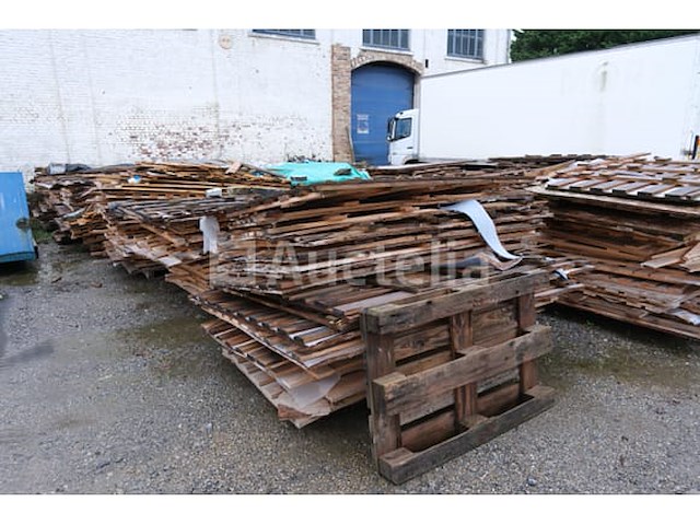 Houten vloer (+- 1000 m²) - afbeelding 1 van  9