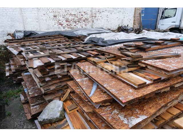 Houten vloer (+- 1000 m²) - afbeelding 2 van  9