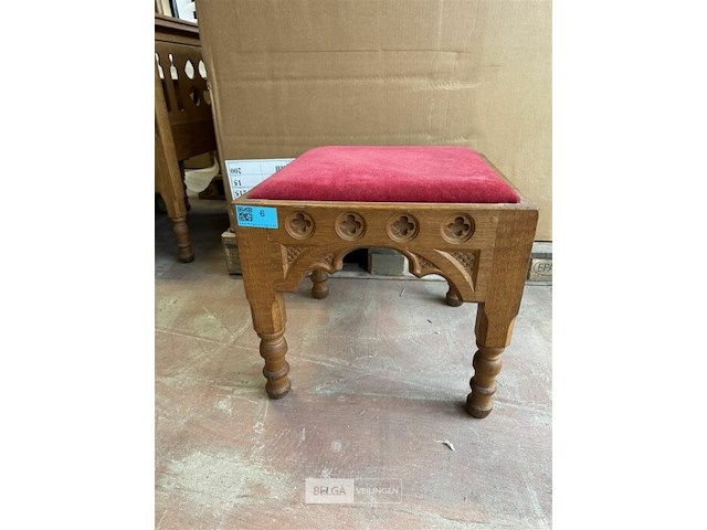 Houten voetenbankje - afbeelding 1 van  4