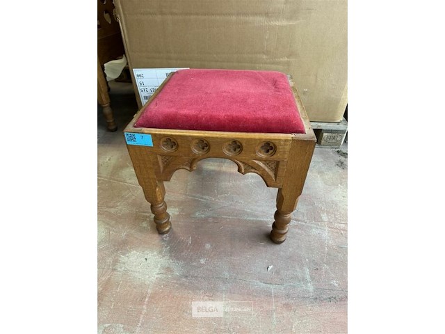 Houten voetenbankje - afbeelding 1 van  4