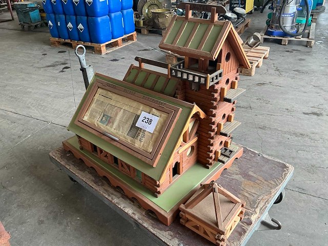 Houten vogelhuis - afbeelding 1 van  4