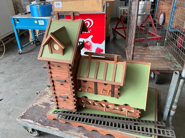 Houten vogelhuis - afbeelding 4 van  4