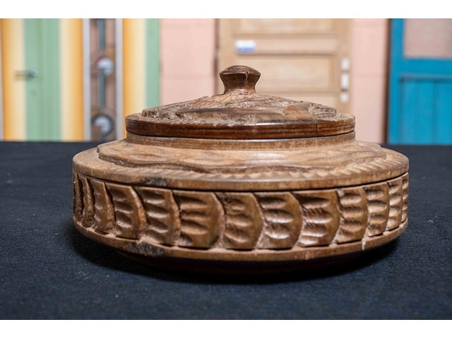Houten voorraadpot met deksel - afbeelding 1 van  3