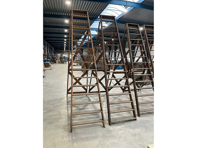 Houten vouwtrap (2x) - afbeelding 2 van  2