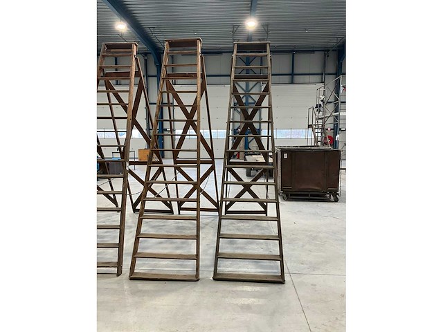 Houten vouwtrap (2x) - afbeelding 2 van  2