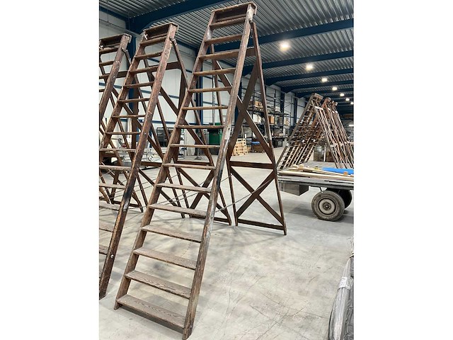 Houten vouwtrap - afbeelding 2 van  2