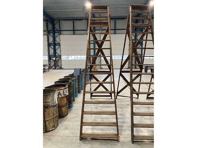 Houten vouwtrap - afbeelding 2 van  2