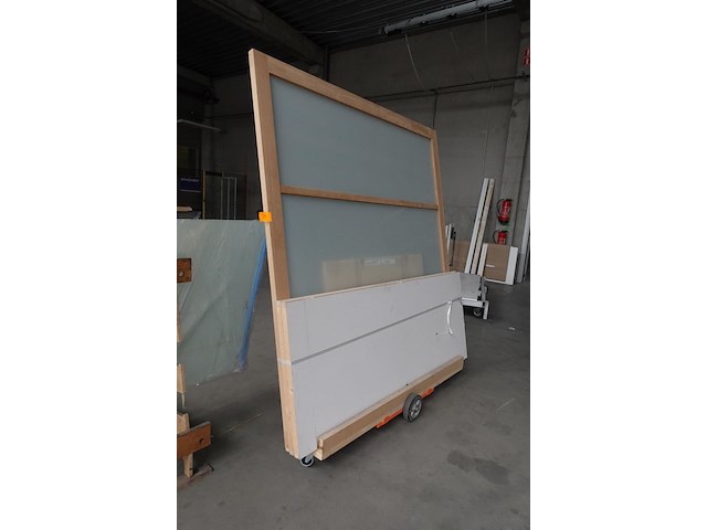 Houten wand met glas - afbeelding 2 van  3