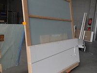 Houten wand met glas - afbeelding 2 van  3