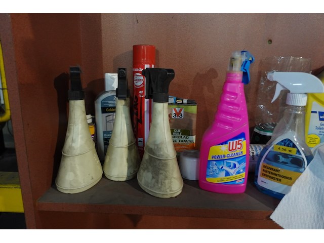 Houten wandkast + inhoud producten - afbeelding 2 van  7