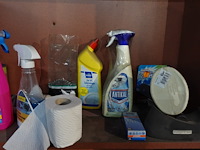 Houten wandkast + inhoud producten - afbeelding 3 van  7