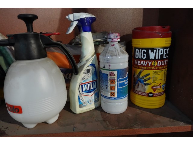 Houten wandkast + inhoud producten - afbeelding 4 van  7