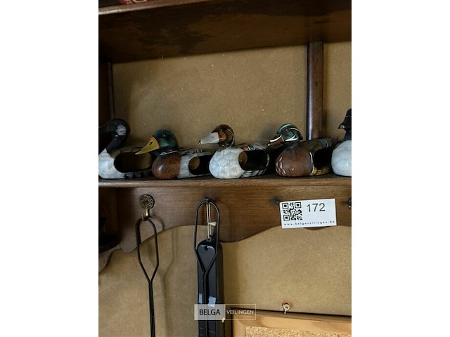 Houten wandplankje met accessoires - afbeelding 2 van  9