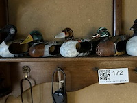 Houten wandplankje met accessoires - afbeelding 2 van  9