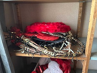 Houten wandrek met decoratie - afbeelding 3 van  12
