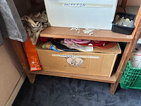 Houten wandrek met decoratie - afbeelding 12 van  12